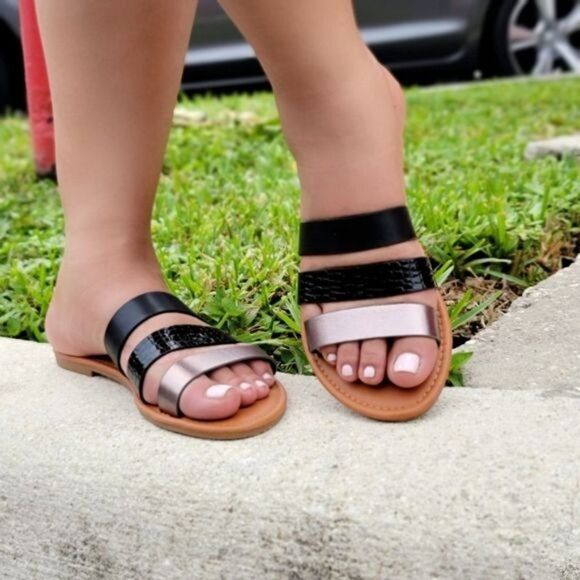 Shoes - Women's Strappy Slide Flat Sandals Black Color